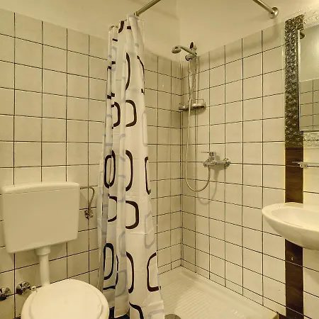 بيت للعطل In With Private Pool