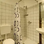 度假居 In With Private Pool