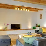度假居 In With Private Pool *
