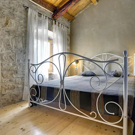 Hébergement de vacances With Private Pool In Istria Batlug