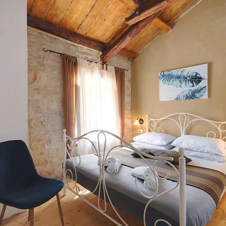 Hébergement de vacances With Private Pool In Istria Batlug