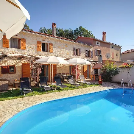With Private Pool In Istria Batlug