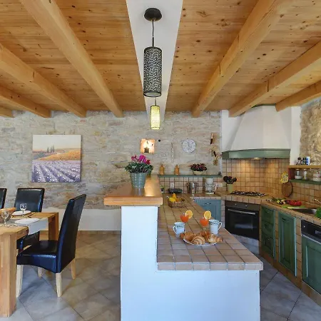With Private Pool In Istria Batlug