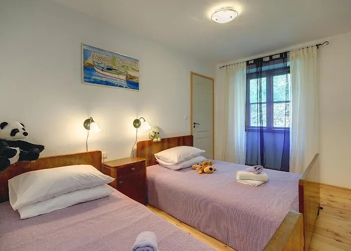 In With Private Pool Batlug