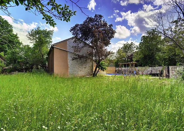 In With Private Pool Semesterbostad