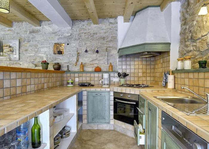 In With Private Pool Batlug