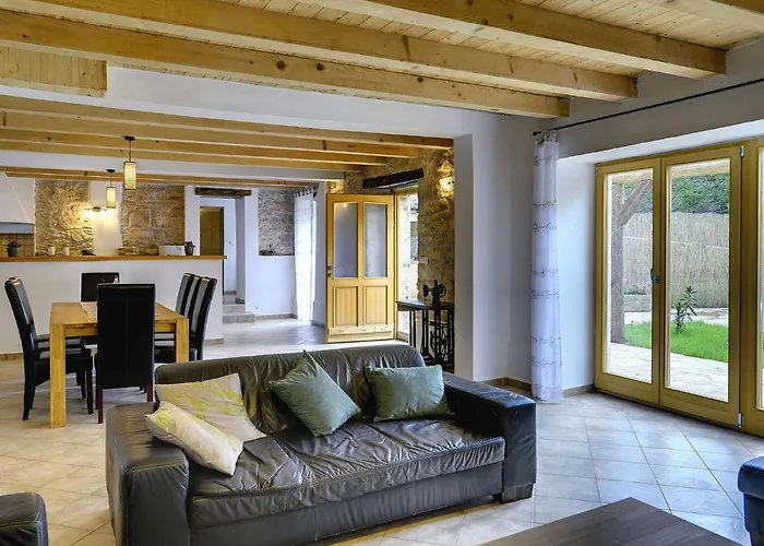 In With Private Pool * Batlug