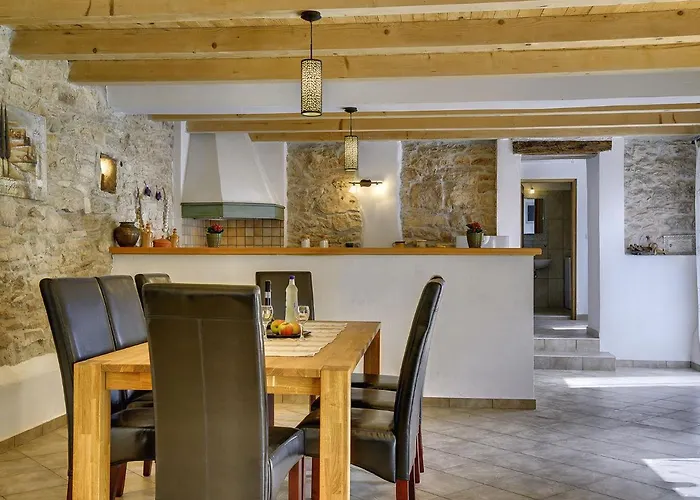 In With Private Pool Semesterbostad *