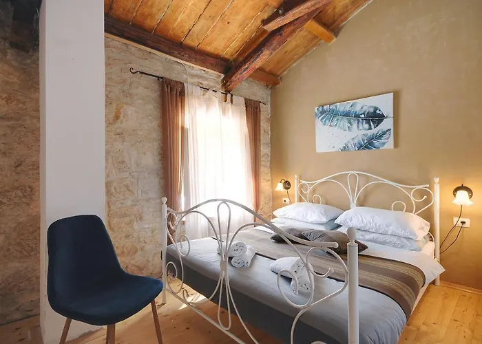 Semesterbostad In With Private Pool Batlug