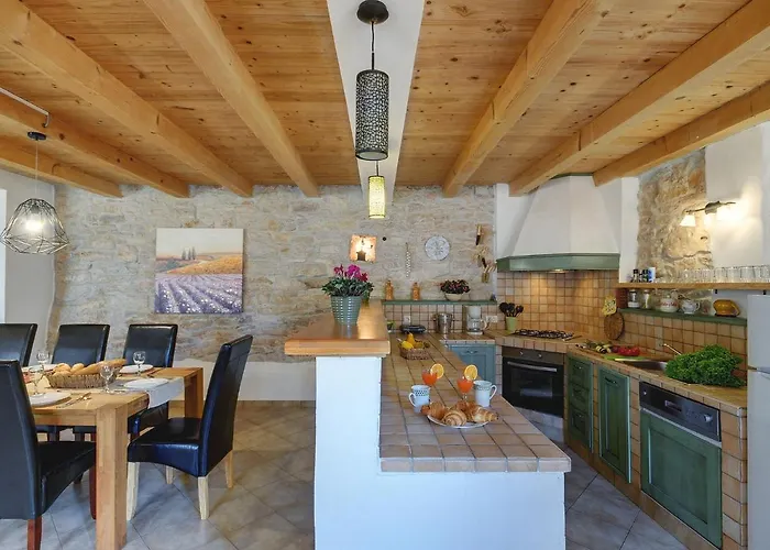 In With Private Pool Batlug