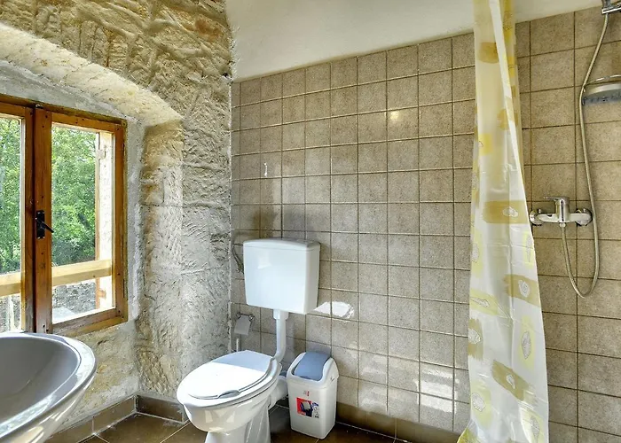 In With Private Pool * Batlug